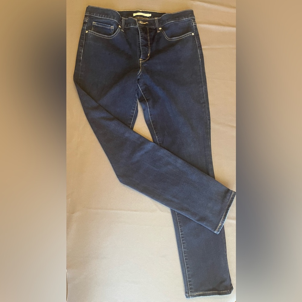 Levi’s 311 Shaping Skinny Jeans Women’s Size 31 Dark Wash Stretch